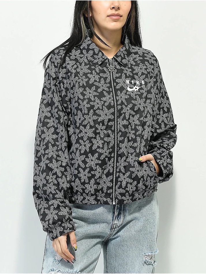 Nike Sportswear Women’s Aop Daisy Black/Gray Patterned Zip Woven Jacket Size Xl